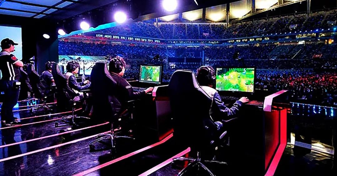 术特点与他 术特点与他