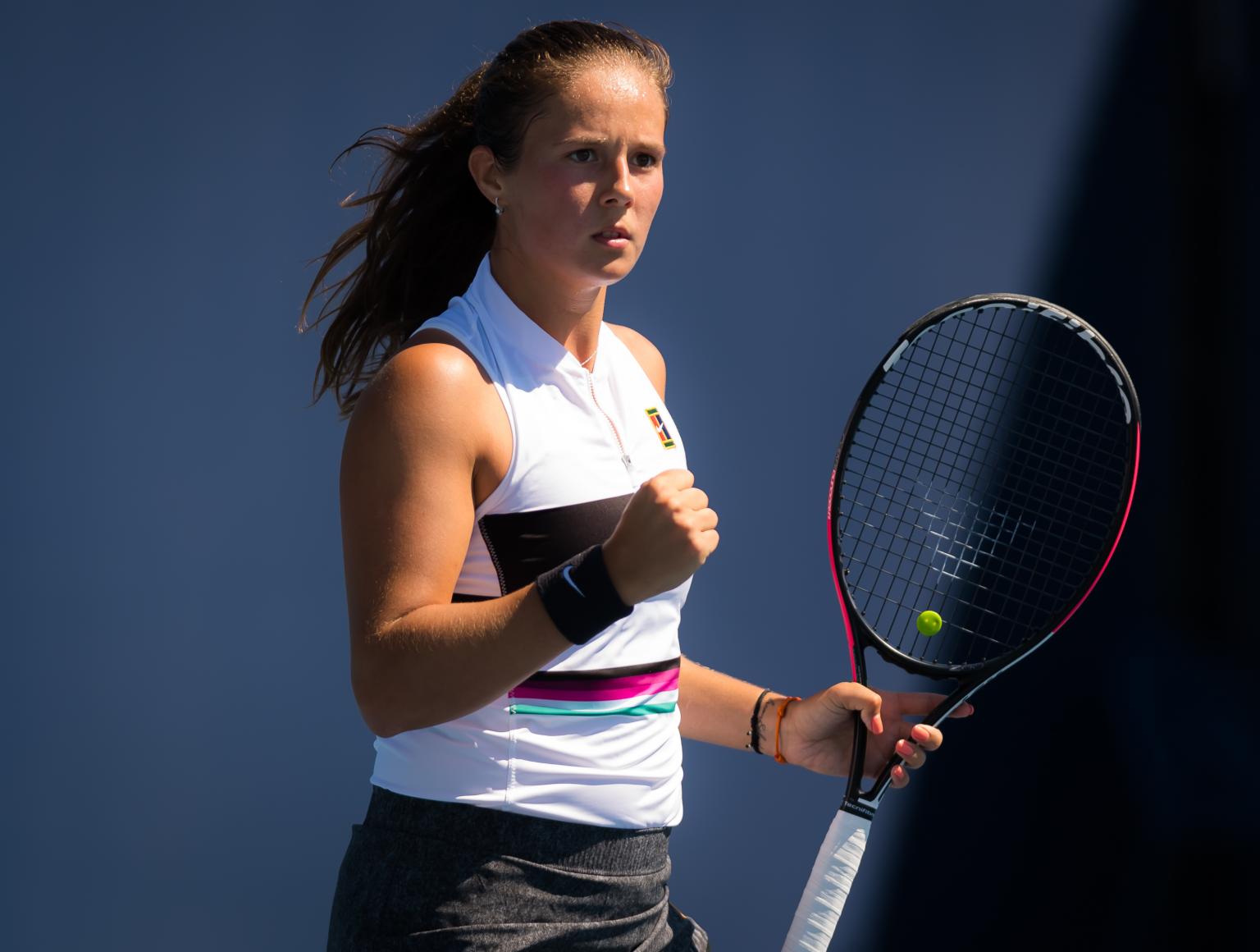 赛季表现低 赛季表现低