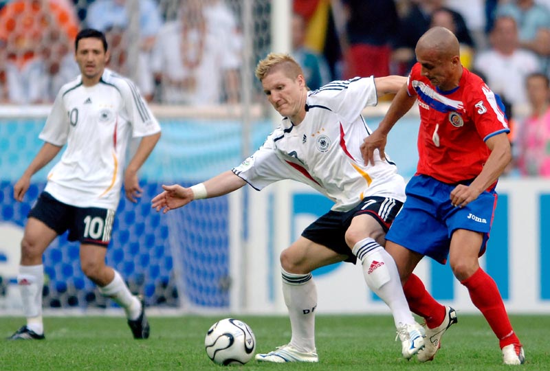 子足球的发 子足球的发